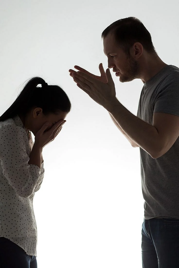 8 Clear Signs He is Not Sorry For Hurting You
