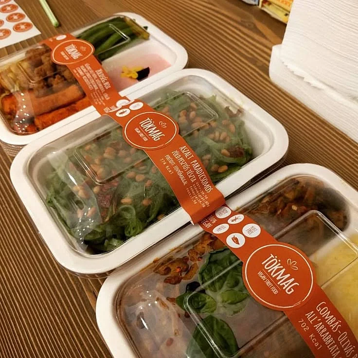 In hospitality Become sustainable with compostable food packaging