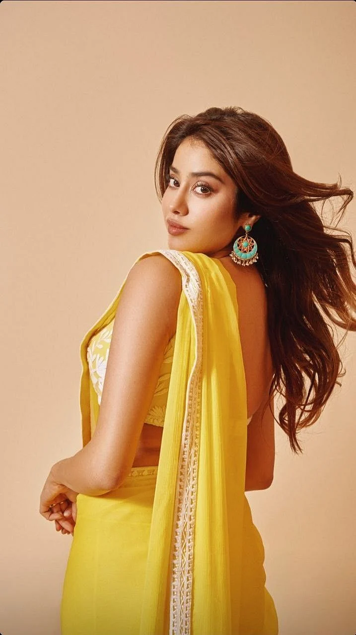 Janhvi Kapoor Saree 8