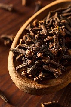 cloves3