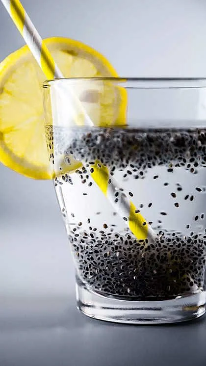 Chia seeds water1