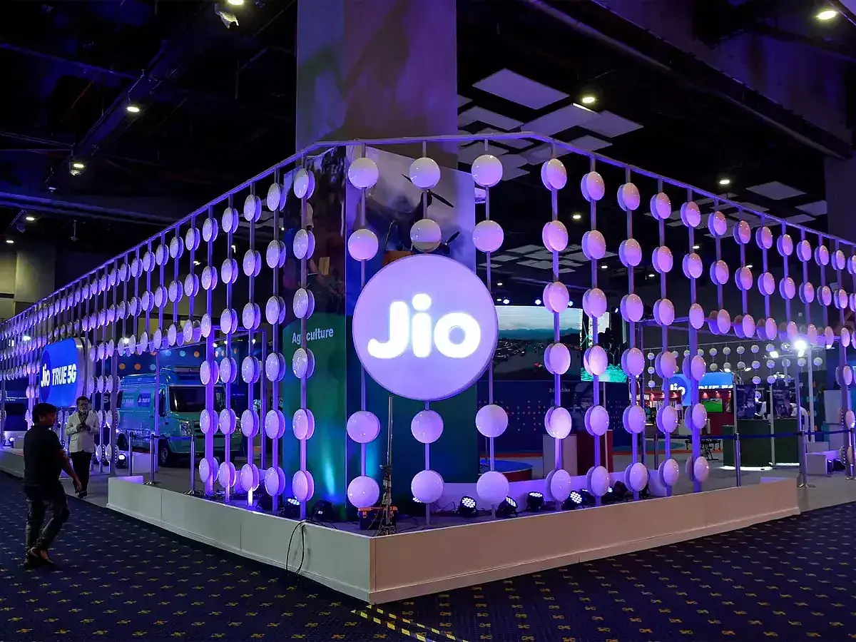 reliance jio q3 preview pat likely to rise 16 yoy arpu seen at rs 204
