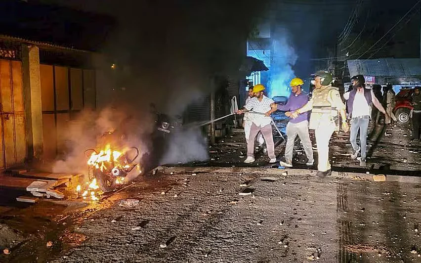 mhow violence