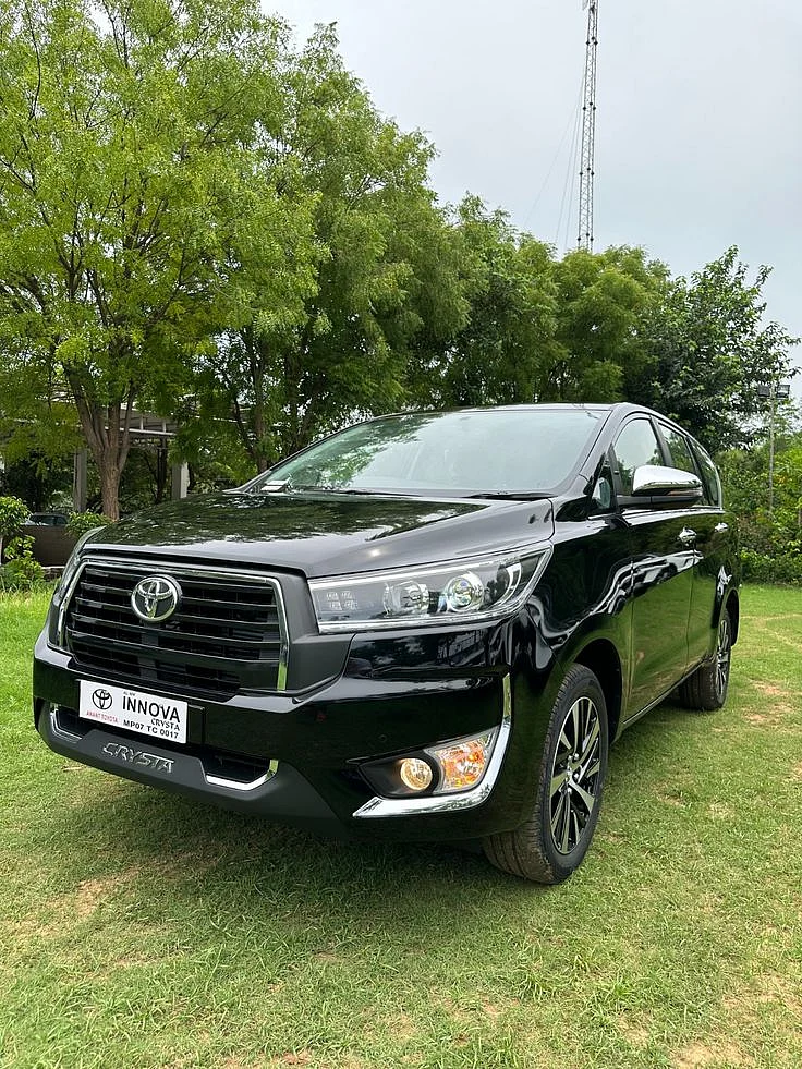 Toyota Innova Crysta ZX 2023 ₹256 lakh Real life review