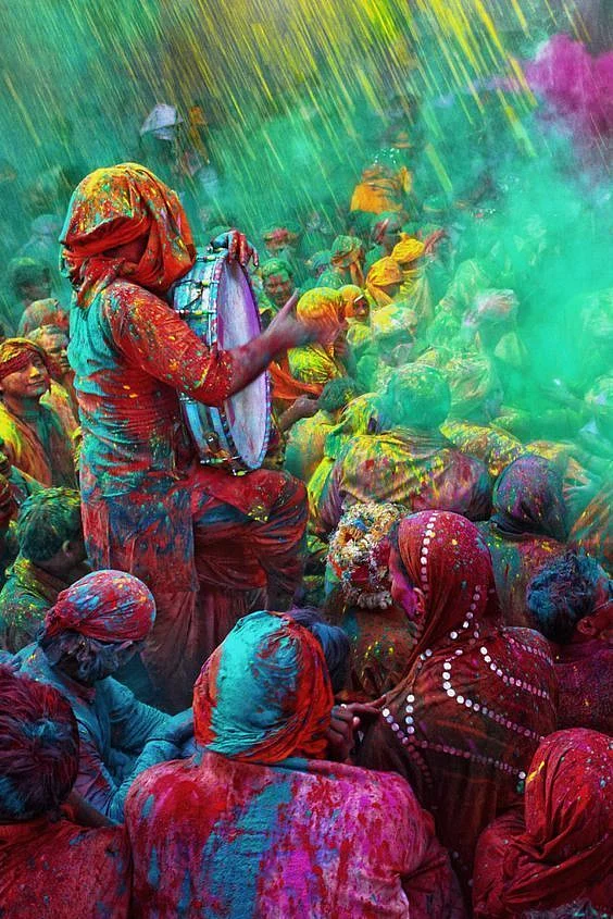 holi.5