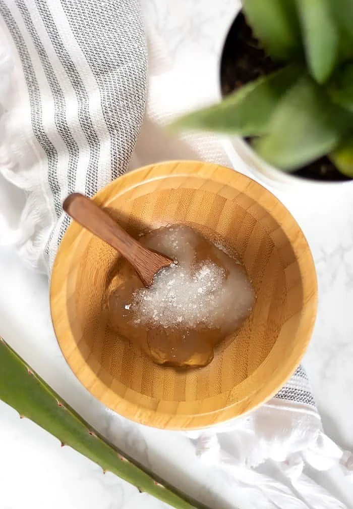 Curd and aloe vera gel face mask