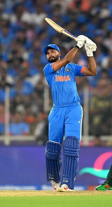 Shreyas Lyer Wallpaper