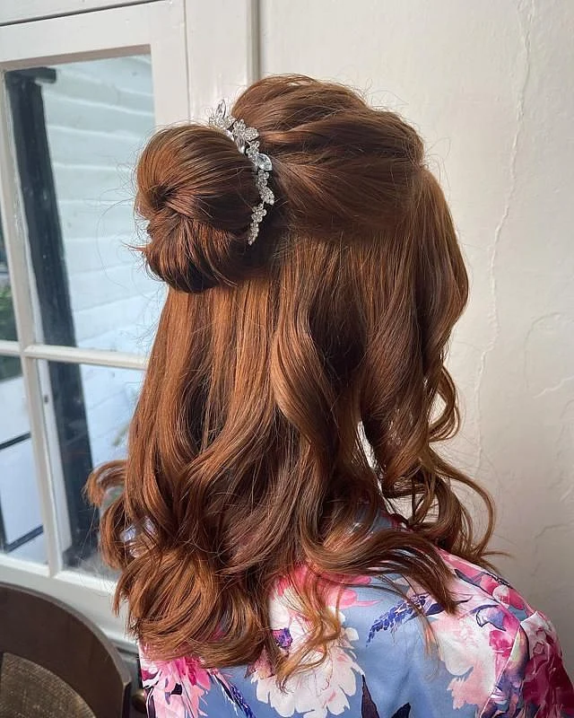 cute half bun