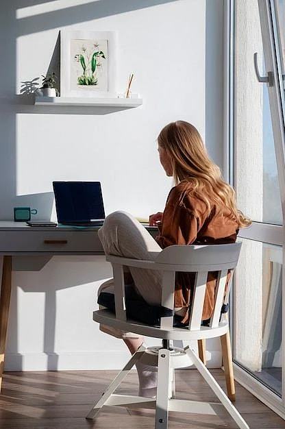 Free Photo Full shot woman working at desk