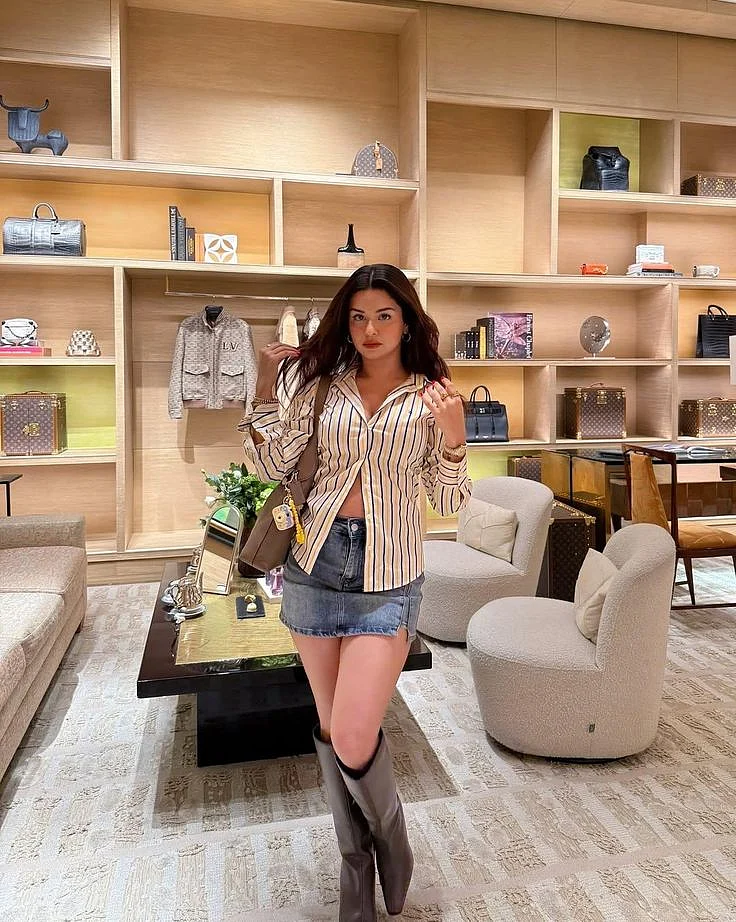 Avneet Kaur 🤍🩵❤️