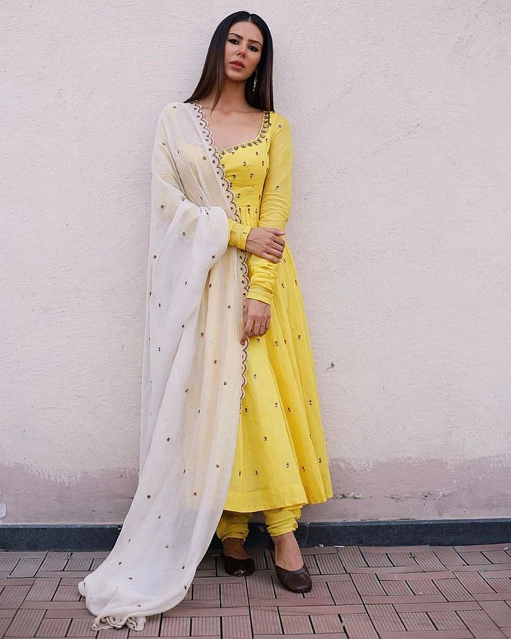 Sonam Bajwa 6