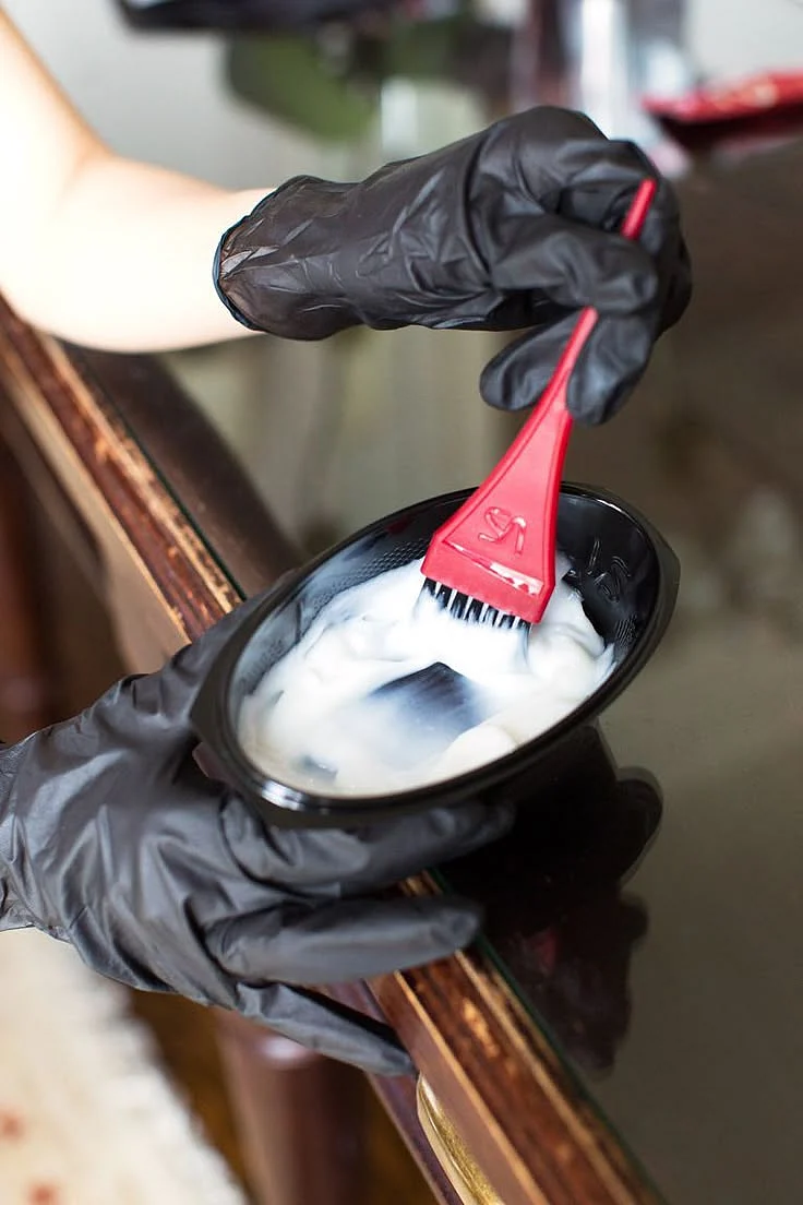 Exactly How to Dye Your Hair at Home and Look Completely Perfect