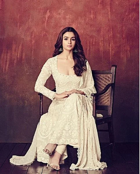 Alia Bhatt looking drop dead gorgeous in a white anarkali from Manish Malhotra Summer Collection 2019 Her white anarkali along with her subtle makeup and wavy hair was just perfect