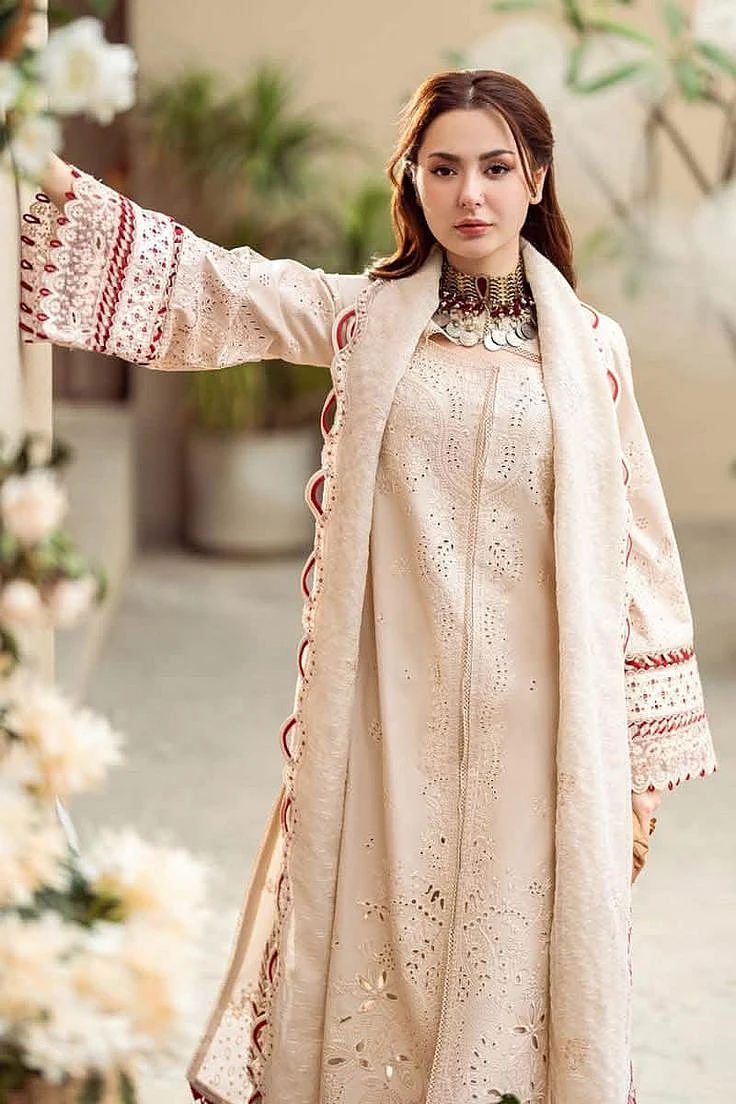 Hania Amir 2