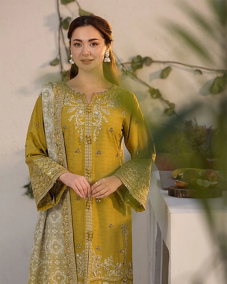 ✧ Hania Aamir x officialallys
