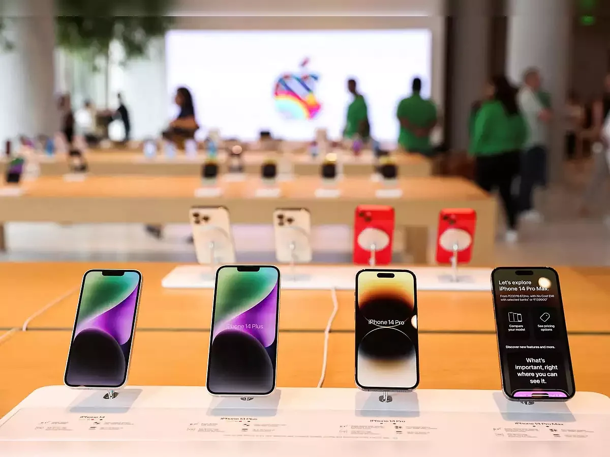 apple tops indian smartphone market by revenue in 2023 report