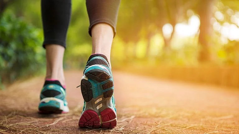 walk walking healthy sky news4327774