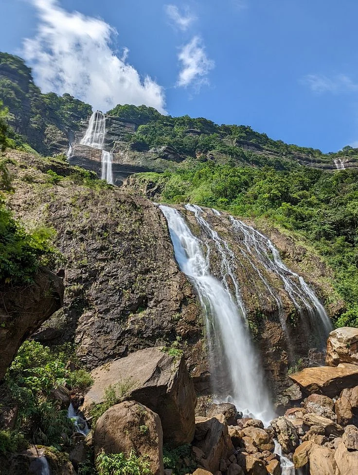 kynrem waterfalls meghalaya
