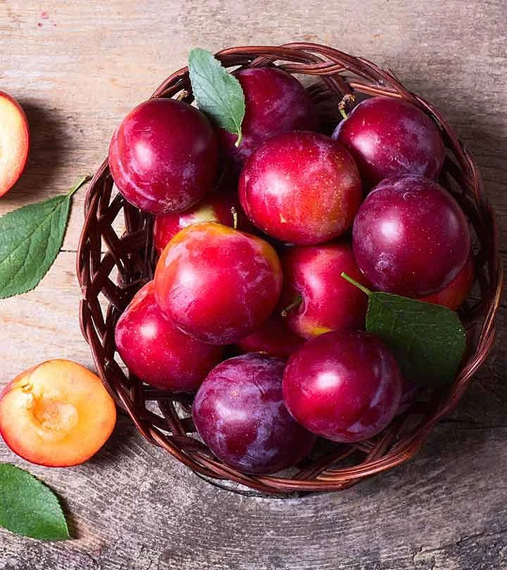 9 Health Benefits Of Plums How To Use Them Side Effects