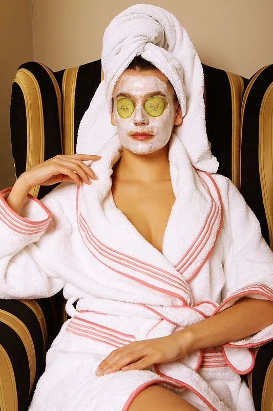 Cucumber on eyes 6
