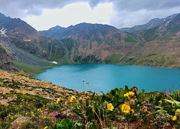 Sheshnag Lake Jammu and Kashmir