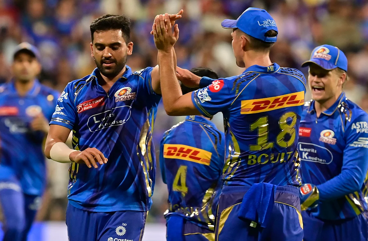 TATA IPL 2025 Mumbain Indians Kolkata Knight Riders Wankhade Stadium 51743433029150