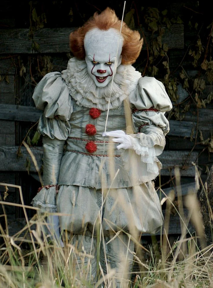 The Coolest — Creepiest — Ways To Wear The Pennywise Costume