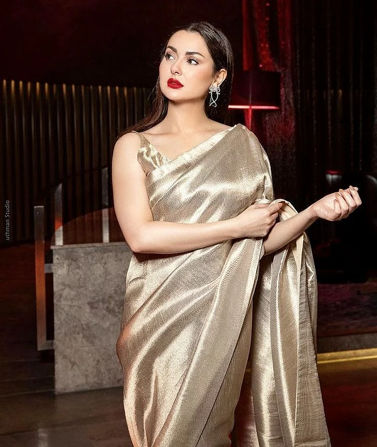 Hania Amir 5
