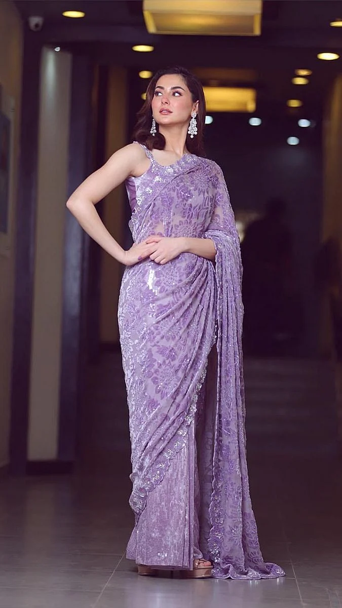 Hania Amir 4