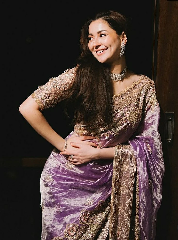 Hania Amir 000