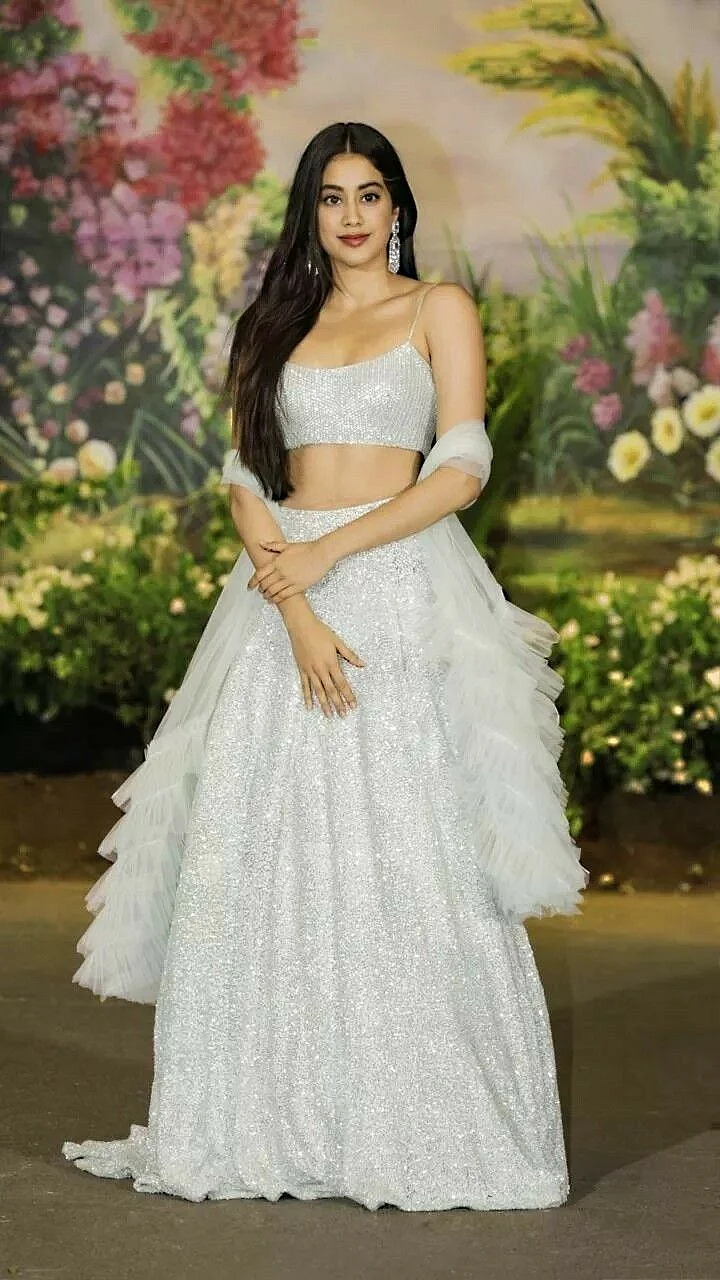 Janhvi Kapoor Bollywood Beauty