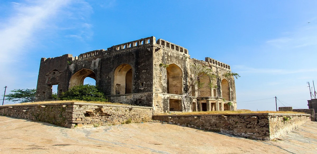 Bhongir Fort History Special Story on Bhuvanagiri Fort