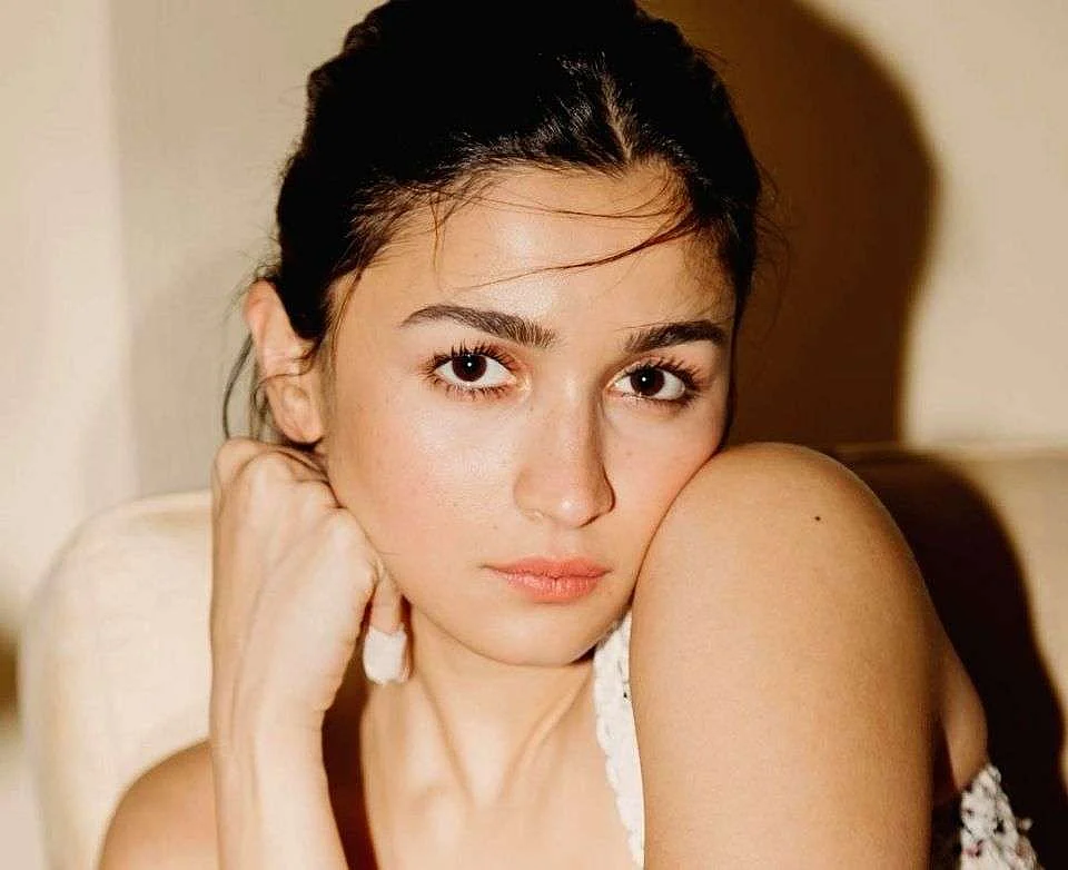 Alia Bhatt skin 9