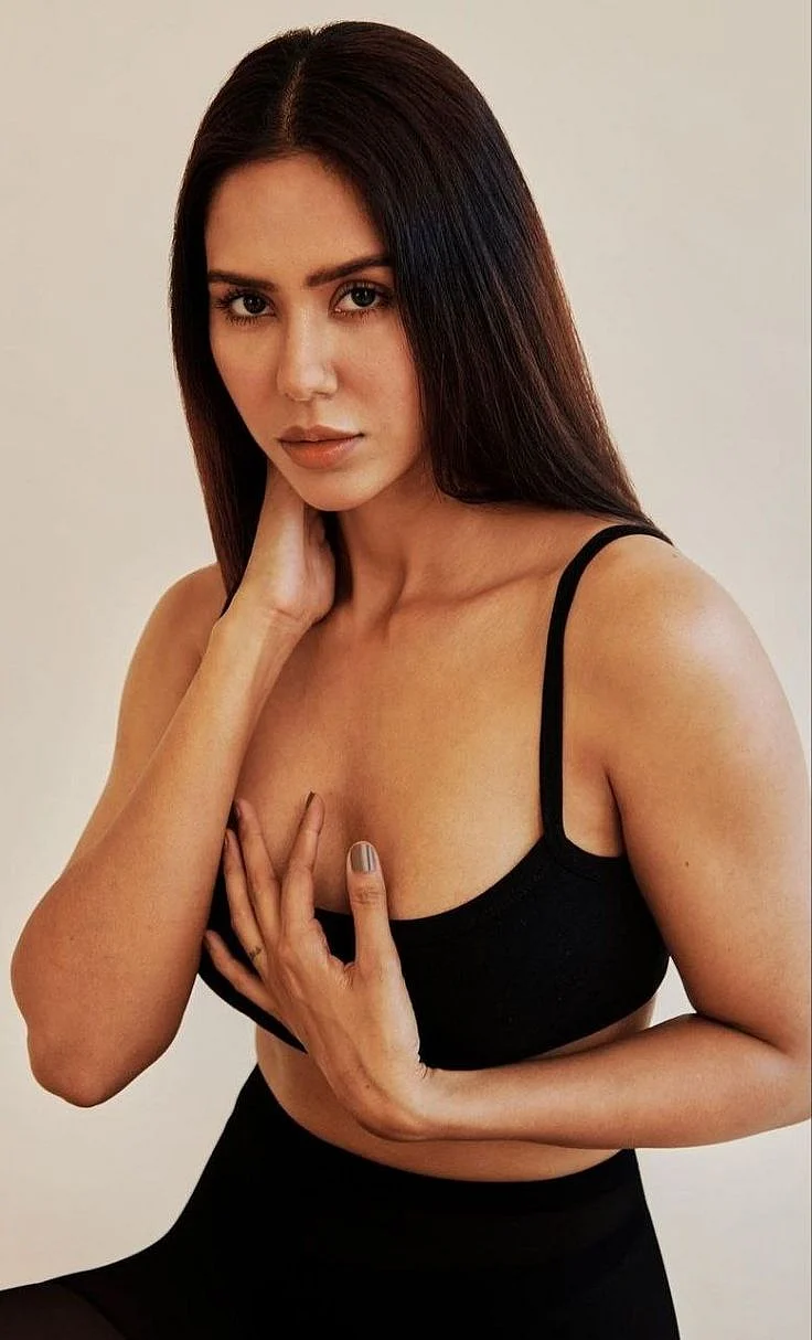 Sonam Bajwa 😍 Punjabi charm