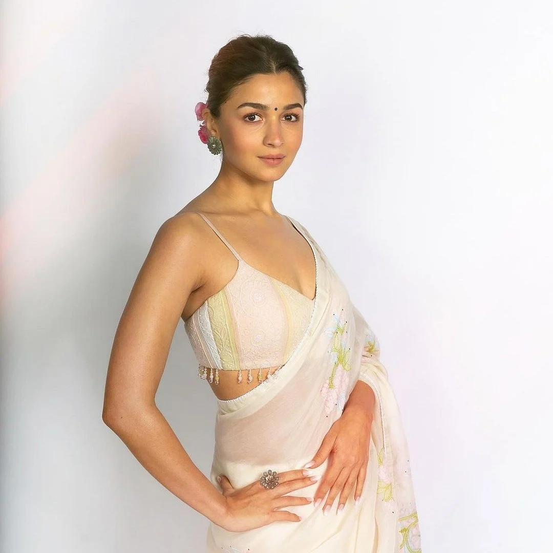 Alia Bhatt in an off white saree by anjul Bhandari for GBK 1