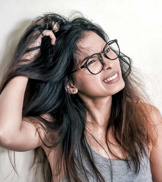 Dandruff Vs Dry Scalp Symptoms Differences And Treatment
