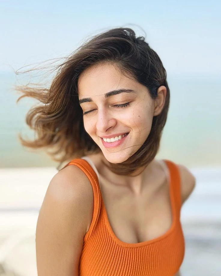 Ananya Pandey 8