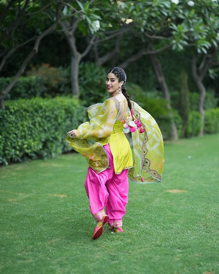 Janhvi Kapoor 1