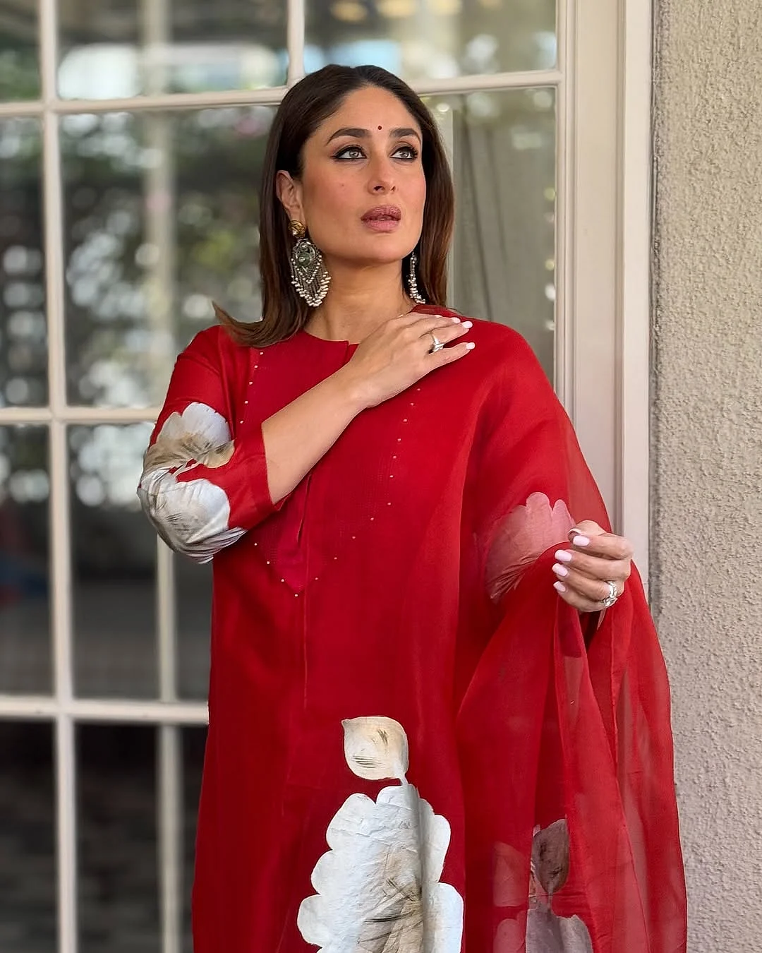 In red she stuns kareenakapoorkhan MUA tanvichemburkar Styling lakshmilehr Styling team gaurvivdesai Photography and Assistant shreeya.salvi shreeyasalvi