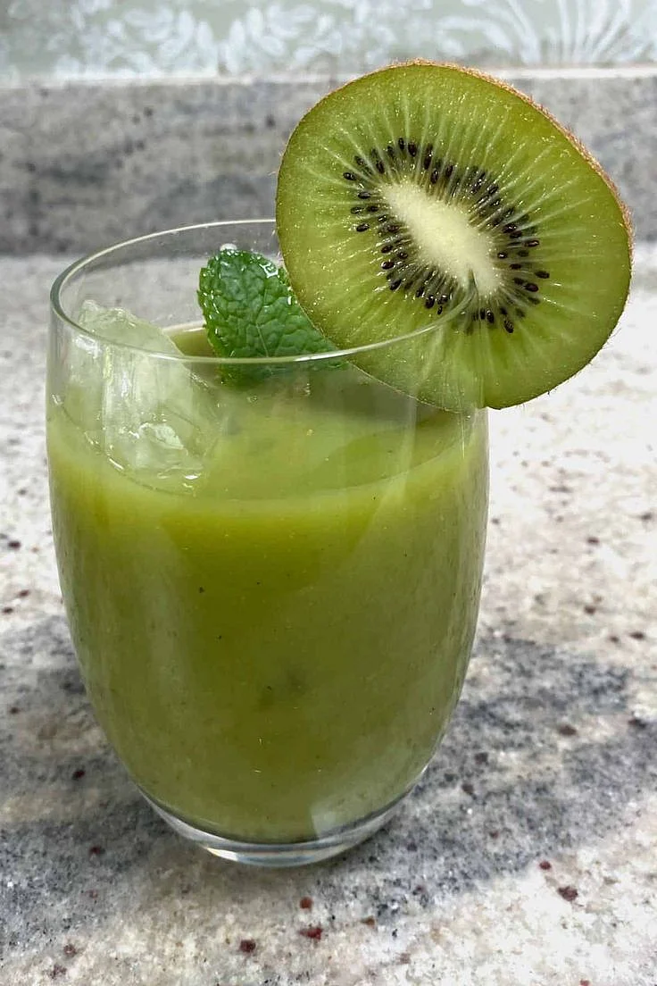 How to Make Kiwi Juice With or Without Juicer