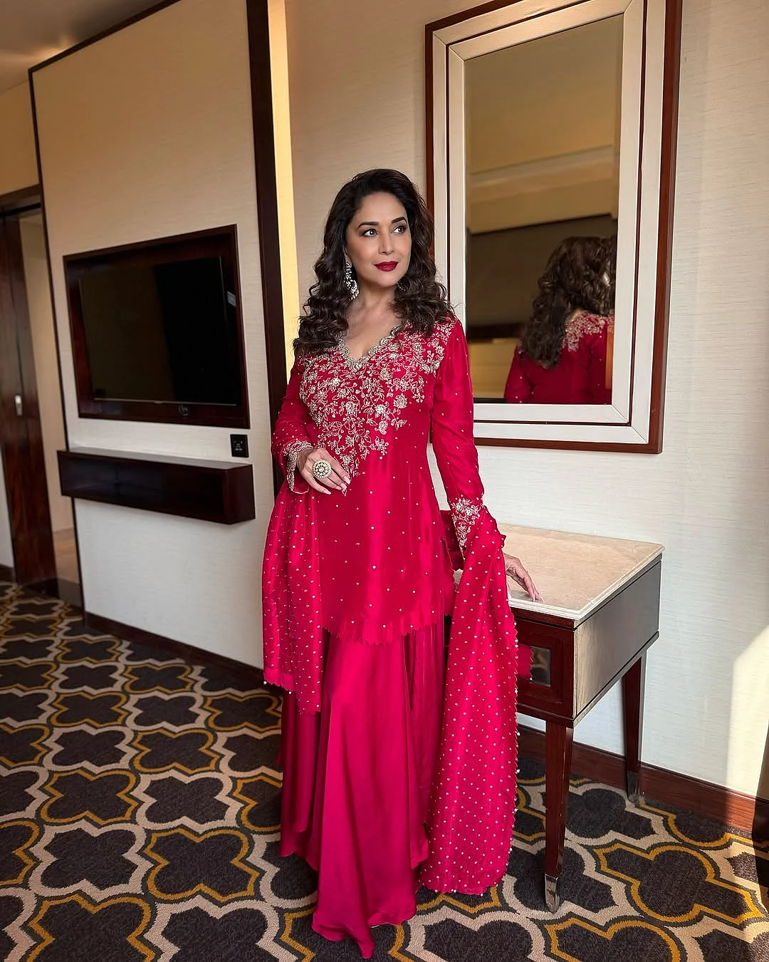 Laal mere dil ka haal hai saturday saturdayvibes promotions red photooftheday 1
