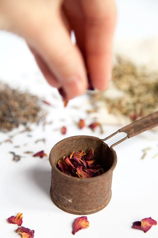 Rose leaf tea. 2