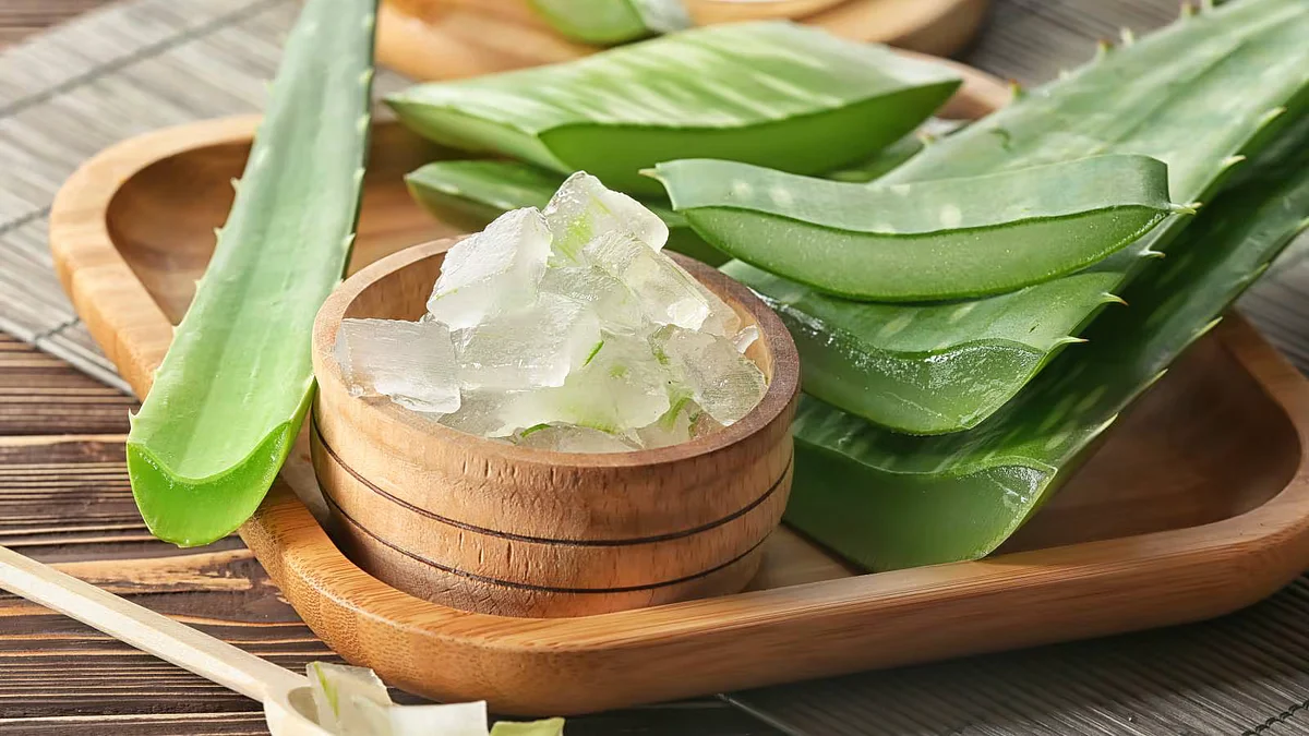 Aloe vera face pack