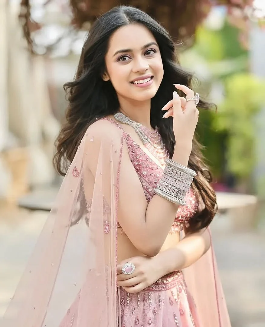 Nitanshi Goel Ethnic Looks