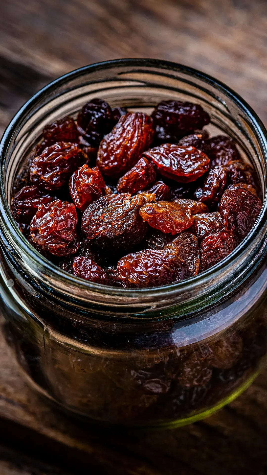 Black Raisins 4