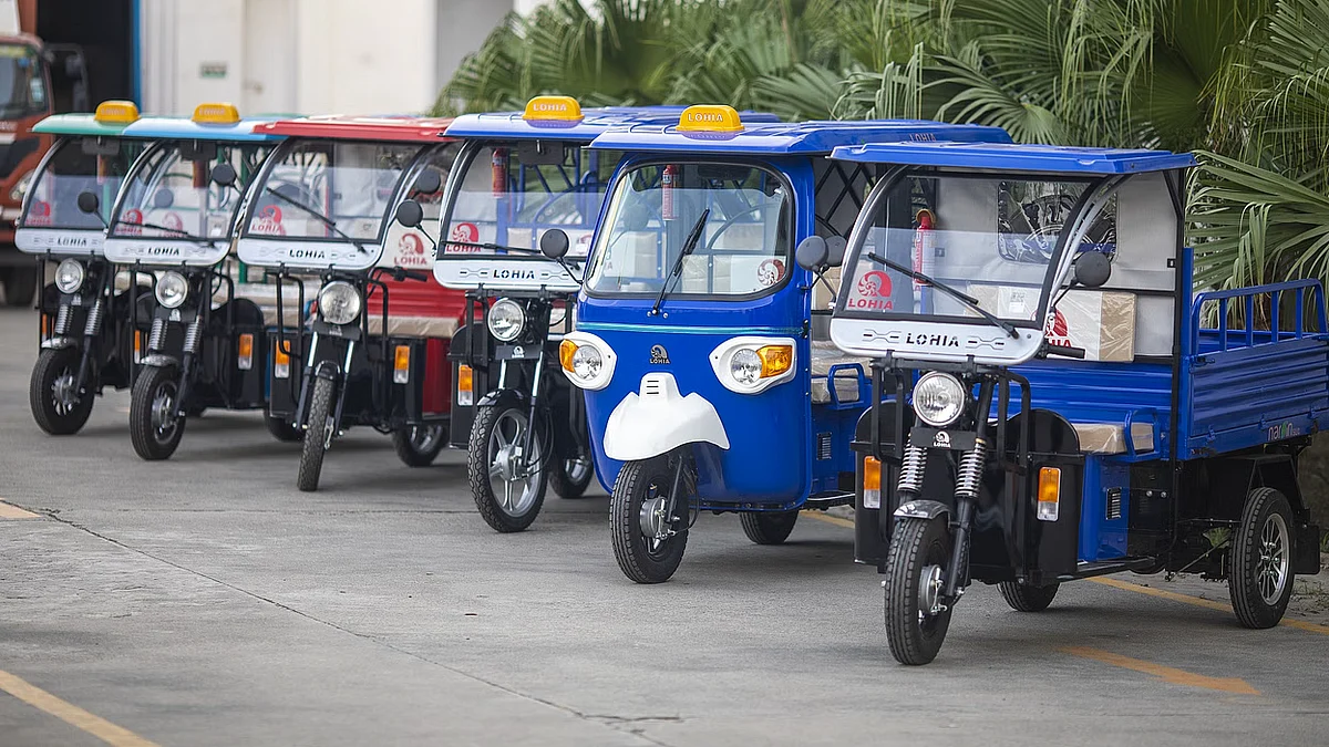electric rickshaw6328adcfd84b61bce2725b750786d1b8
