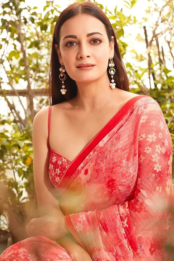 dia mirza