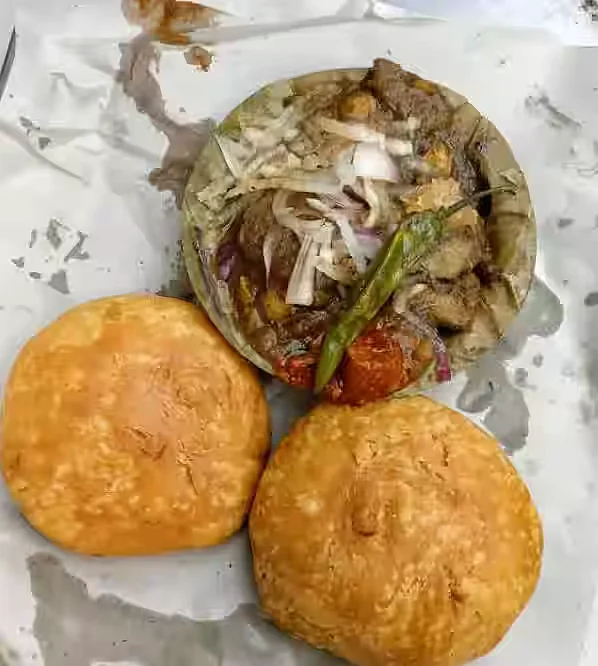 bajpayee kachori bhandar alambagh lucknow street food restaurants ym9vp