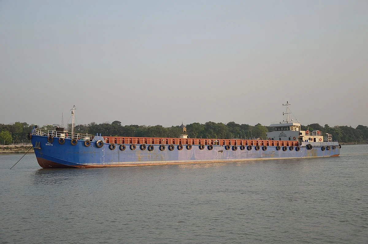 1200px Bhavya VijaiMarine71 GeneralCargo IMO9664603 RiverHooghly2013 04 086054