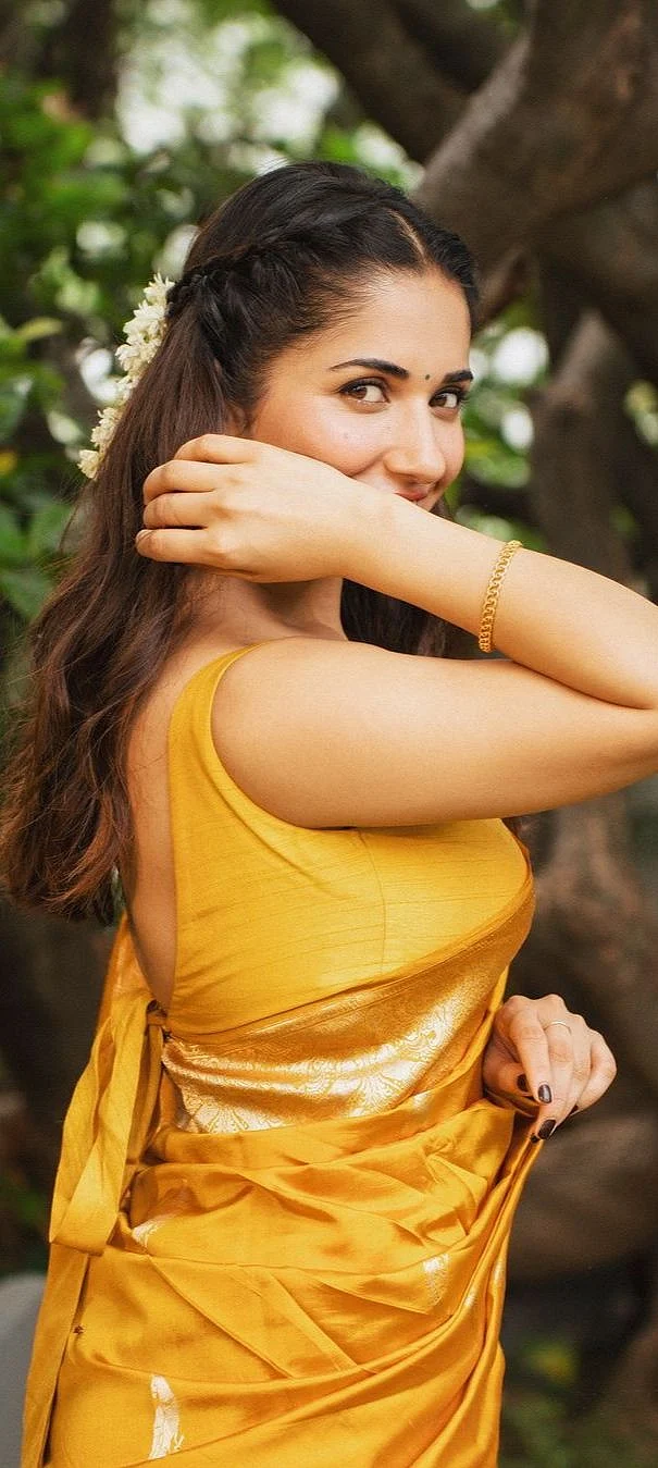 Ruhani Sharma 5